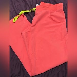 Large Kade Pants, Medium Rafael Top Hot Coral Figs